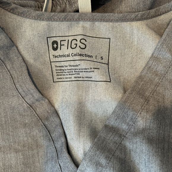 FIGS Scrubs Set Grey Technical Collection Top Size Small Bottom Size XS/P - Picture 4 of 6